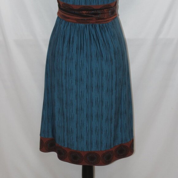BCBGMaxAzria Cap Sleeve V-Neck Dress w/Matching Trim - Picture 10 of 16